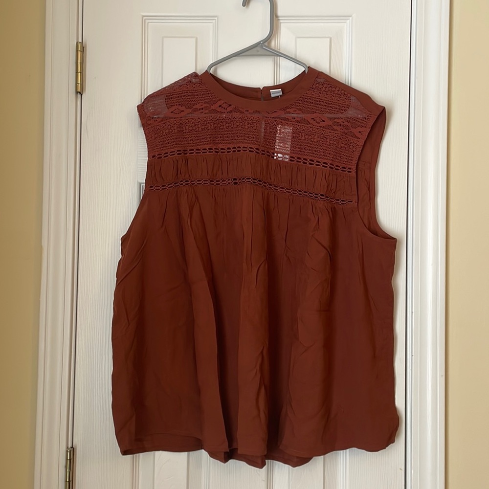 NWT top